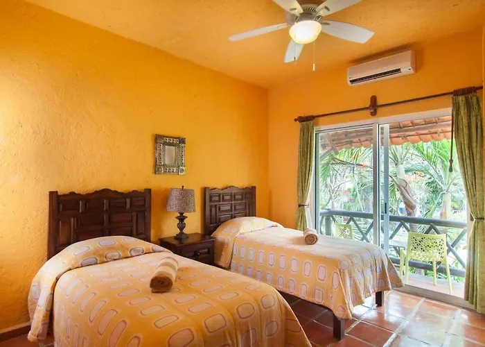 Charming Authentic Mexico-walk To & 5th Ave! Casa de férias