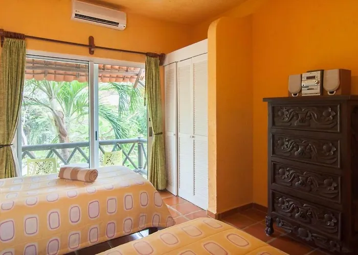 Casa de férias Charming Authentic Mexico-walk To & 5th Ave!