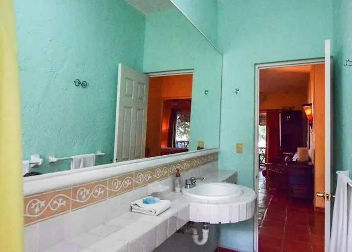 Casa de férias Charming Authentic Mexico-walk To & 5th Ave! *